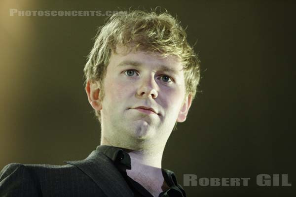 FRANZ FERDINAND - 2005-08-26 - SAINT CLOUD - Domaine National - Grande Scene - 